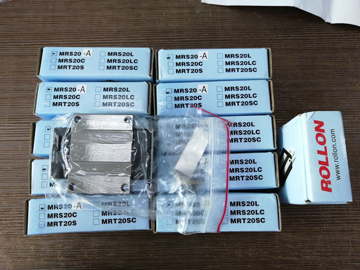 上海盛霞为您介绍直线圆轨滑块的工作原理